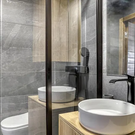 L'alezan I Proche Du Centre De *