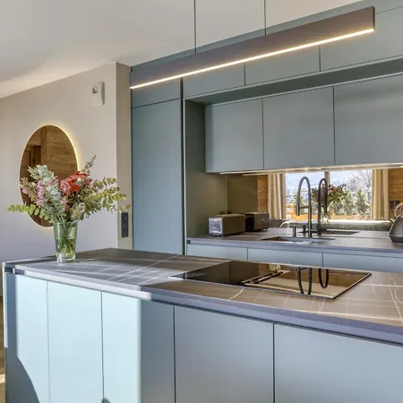 L'alezan I Proche Du Centre De *